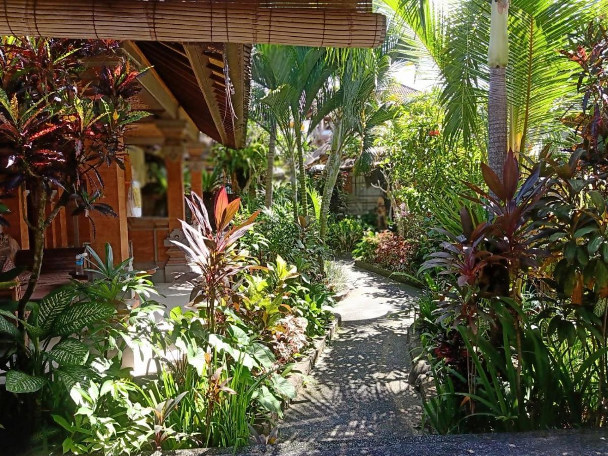 Family Guest House Ubud Eksteriør billede