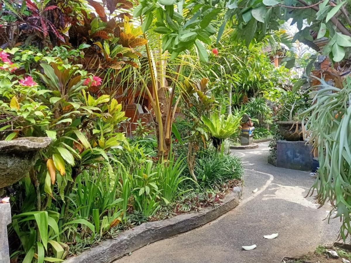 Family Guest House Ubud Eksteriør billede