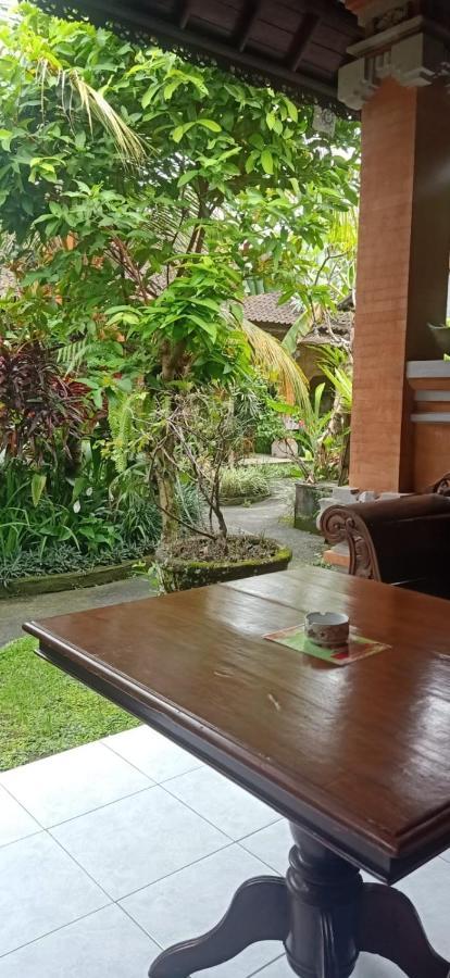 Family Guest House Ubud Eksteriør billede
